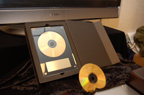 玻璃CD??“创造唱片的永恒价值”