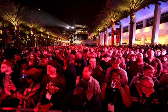 533528585MS00102_2015_NAMM_.JPG