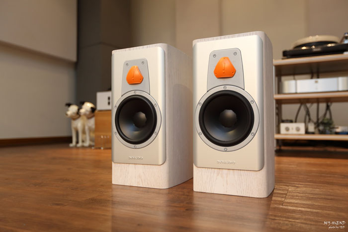 再造丹麦颠峰之林 DYNAUDIO NEW CONTOUR 20