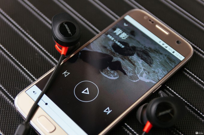 ʵײ Bose Soundsport Pulse˶