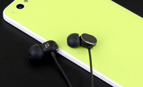 AKG N20 耳塞
