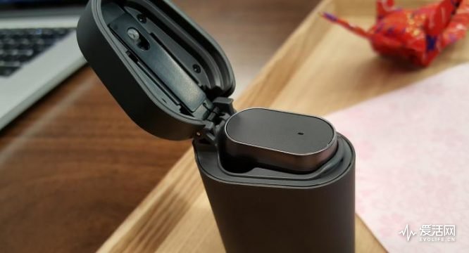 除了语音控制还能识别点头摇头 索尼Xperia Ear蓝牙耳机