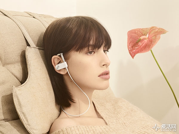 BO Play¿Earset ط90