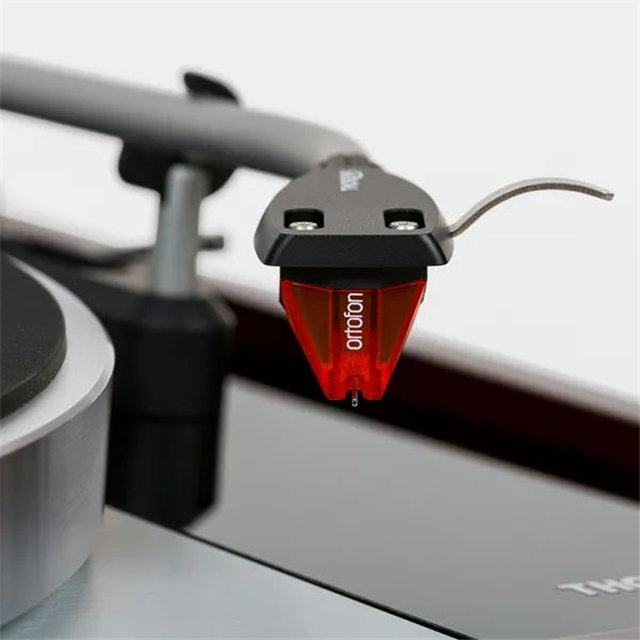 Thorens 经典基因的另一力作 – 全新 TD 1500黑胶唱盘